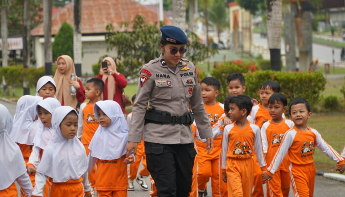 Education Tour, Satuan Brimob Polda Sultra Sambut Kunjungan PAUD Islam Mutiara Bunda Puwatu