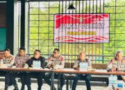 Wadansat Brimob Polda Sultra Hadiri “Jumat Curhat”, Jalin Kedekatan dan Dengar Aspirasi Warga