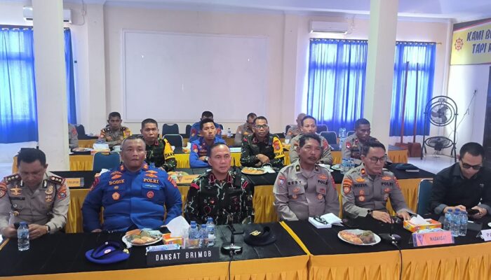 Dansat Brimob Polda Sultra dan PJU Hadiri Vicon Kapolri dalam Rangka Musrenbang 2025