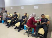 “Setetes Darah, Sejuta Harapan: Brimob Sultra Gelar Aksi Donor Darah di PMI Kendari”