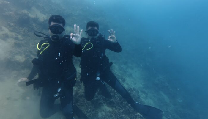 Tingkatkan Kemampuan, Satbrimob Polda Sultra Gelar Latihan Selam Dasar Polri di Pantai Waworaha, Konawe