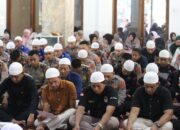 Satbrimob Polda Sultra Ikuti Doa dan Dzikir Bersama Sambut Hari Bhayangkara ke-79 di Polda Sultra
