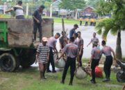 Brimob Polda Sultra Ikuti Kerja Bakti di Pelataran MTQ Kendari Sambut Hari Bhayangkara ke-79