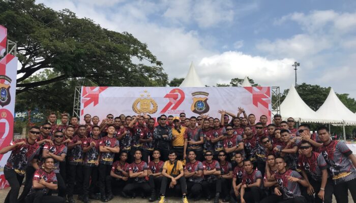 Semarak Hari Bhayangkara ke-79: Brimob Polda Sultra Ikuti Jalan Sehat dan Senam Bersama di Ex MTQ Kendari