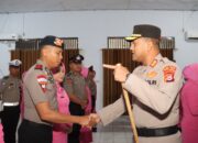 Personel Batalyon B Pelopor Ikuti Upacara Kenaikan Pangkat di Mapolres Baubau
