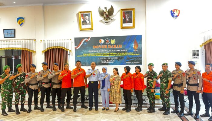 Brimob Polda Sultra Ambil Bagian dalam Donor Darah Peringati Hari Bakti ke-78 TNI AU di Lanud Haluoleo