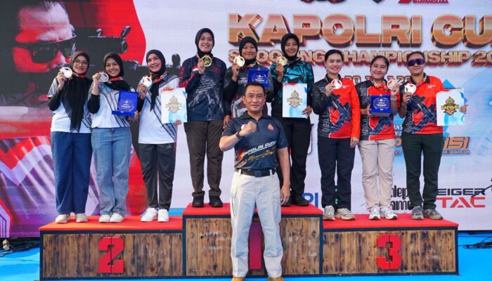 Tim Petembak Polwan Polda Sultra Raih Juara Tiga Beregu pada Kejuaraan Nasional Menembak Kapolri Cup 2025