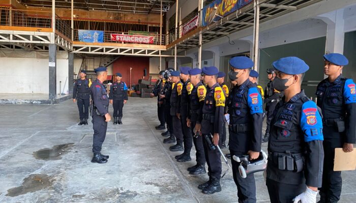 Gegana Brimob Sultra Pastikan Keamanan Penuh dalam Sterilisasi “Law Biz Fest” Fakultas Hukum