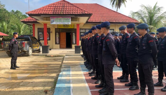 Personel Satbrimbda Sultra BKO Polres Konawe Selatan, Laksanakan Apel Pagi Di Polsek Angata