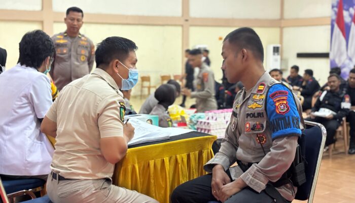 PNPP Satbrimob Polda Sultra Jalani Pemeriksaan Kesehatan dan Tes Urine Narkoba oleh RS Bhayangkara Kendari