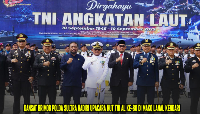 Dansat Brimob Polda Sultra Hadiri Upacara HUT TNI AL ke-80 di Mako Lanal Kendari