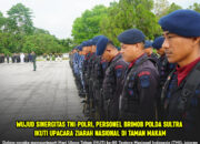 Wujud Sinergitas TNI–Polri, Personel Brimob Polda Sultra Ikuti Upacara Ziarah Nasional di Taman Makam