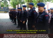 Personel Satbrimob Polda Sultra Amankan Aksi Unjuk Rasa di Pengadilan Tipikor Kendari