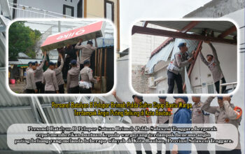 Personel Batalyon B Pelopor Brimob Polda Sultra Sigap Bantu Warga Terdampak Angin Puting Beliung di Kota Baubau