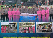 Wujud Kepedulian di Bulan Ramadhan, Personel Batalyon A Pelopor Satbrimob Polda Sultra Bagikan Takjil kepada Masyarakat