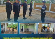 Personel Satuan Brimob Polda Sulawesi Tenggara Laksanakan Bakti Sosial Pembersihan di Masjid Babut Taubah Bombana