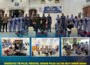 Sinergitas TNI-Polri, Personel Brimob Polda Sultra Ikuti Donor Darah Peringati HUT TNI AU ke-78 di Lanud Haluoleo Kendari