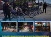 Patroli KRYD Ramadhan, Personel Batalyon A Pelopor Satbrimob Polda Sultra Siaga Amankan Ibadah di Masjid Jami’al Falah Lepo-Lepo