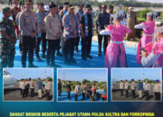 Dansat Brimob Beserta PJU Polda Sultra Dan Forkopimda Sambut Kedatangan Wakapolri di Kolaka dalam Rangka Kunjungan Kerja