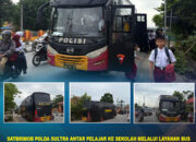 Satbrimob Polda Sultra Antar Pelajar ke Sekolah Melalui Layanan Bus Gratis, Wujud Kepedulian terhadap Dunia Pendidikan
