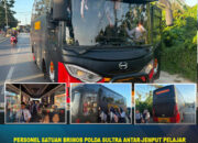 Personel Satuan Brimob Polda Sultra Antar-Jemput Pelajar Melalui Program Bus Brimob Gratis