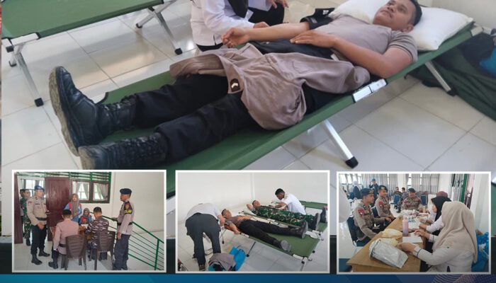 Personel Satbrimob Polda Sultra Laksanakan Donor Darah dalam Rangka HUT ke-64 SMA Negeri 1 Kendari